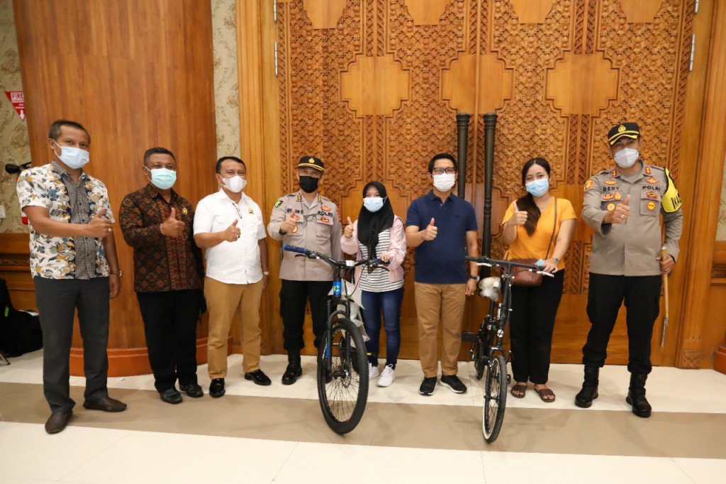 Sekda Adi Arnawa Tinjau Gebyar Vaksinasi Presisi Kabupaten Badung, Sebut Vaksin Booster Sebagai Upaya Akselerasi Pemulihan Pariwisata Bali